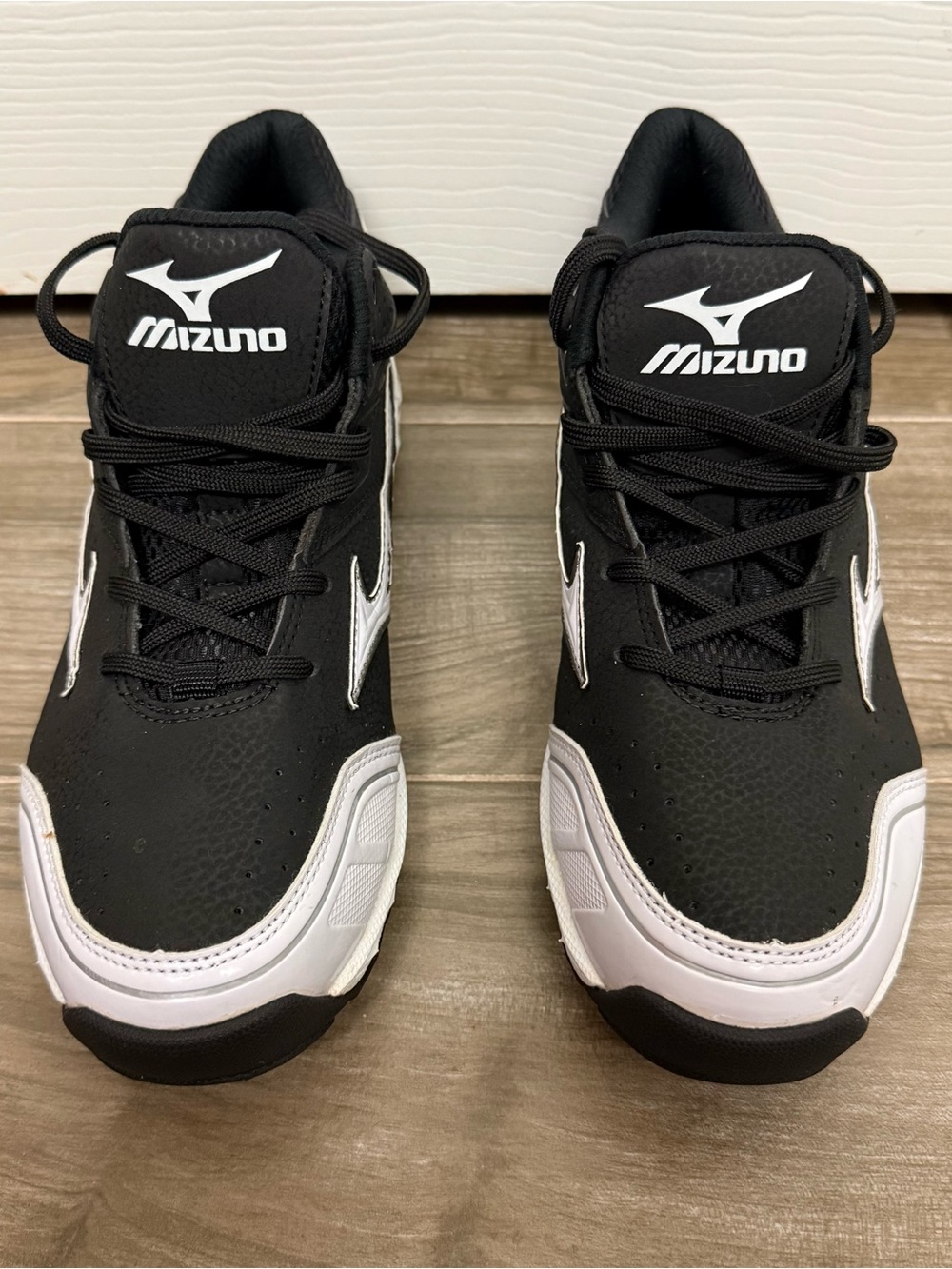 Mizuno Men’s Blaze Baseball Trainer Shoes - Size 9